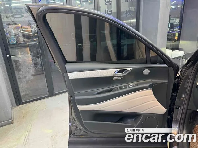 Genesis GV80 — Фото автомобиля 15