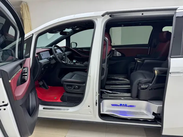 GAC Trumpchi M8 — Фото автомобиля 10