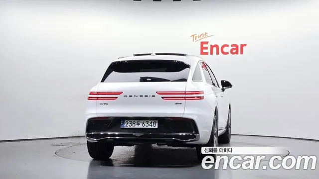 Genesis GV70 — Фото автомобиля 3