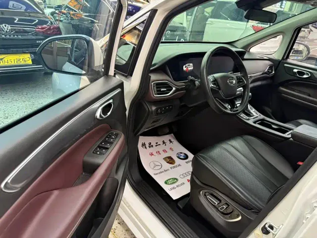 GAC Trumpchi M6 — Фото автомобиля 5
