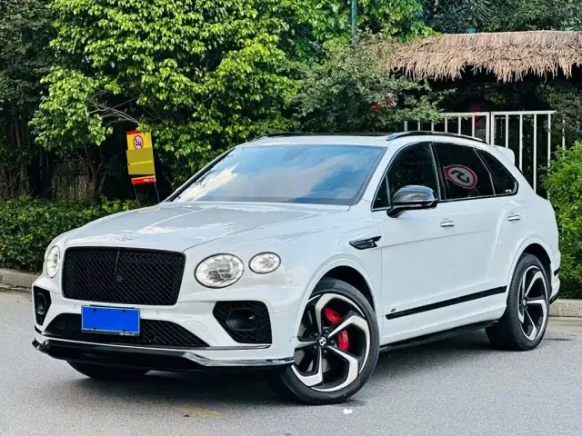 Фотография автомобиля — Bentley Bentayga