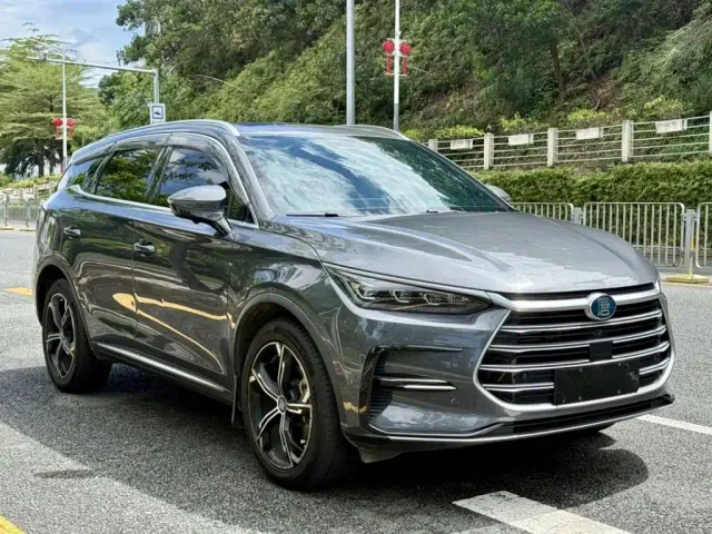BYD Tang — Фото автомобиля 2