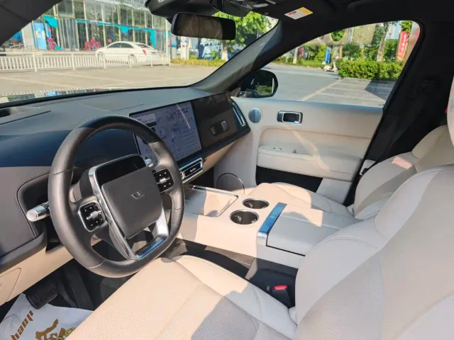 Li Auto L9 — Фото автомобиля 8