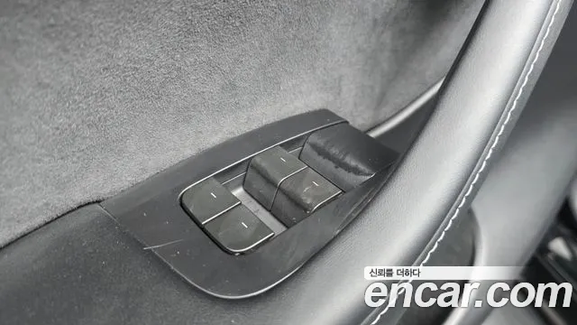 Tesla Model Y — Фото автомобиля 18