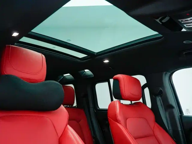 Land Rover Defender — Фото автомобиля 10