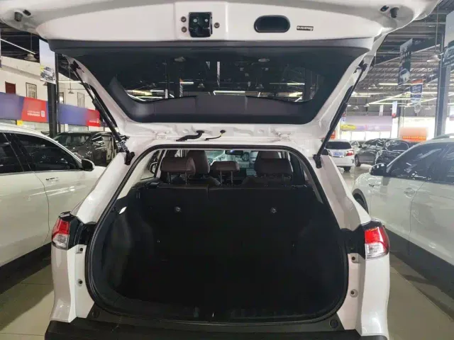 Toyota Corolla Cross — Фото автомобиля 14
