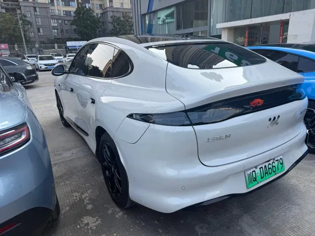 IM Motors LS6 — Фото автомобиля 7