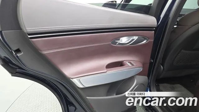 Genesis GV70 2.5T Бензин 2WD — Фото автомобиля 17