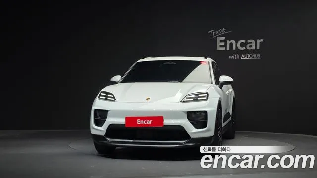 Porsche Macan Electric — Фото автомобиля 3