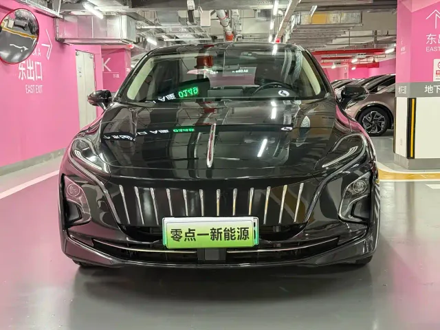 Hongqi E-QM5 — Фото автомобиля 8