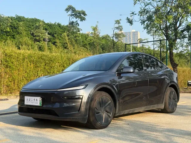 Фотография автомобиля — Tesla Model Y