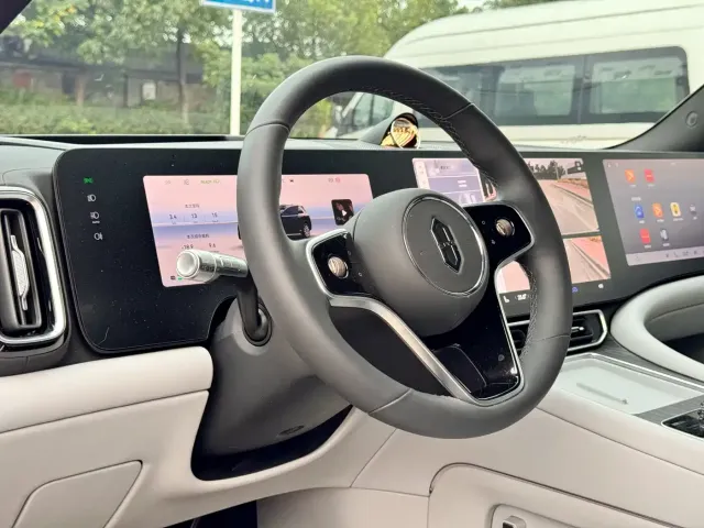 AITO Wenjie AITO M9 2026 Extended Range Ultra Edition 52kWh 6-seater — Фото автомобиля 4