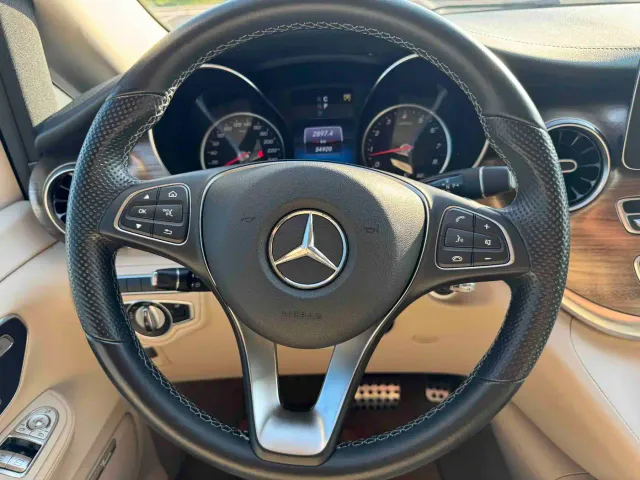 Mercedes-Benz V-Class — Фото автомобиля 19
