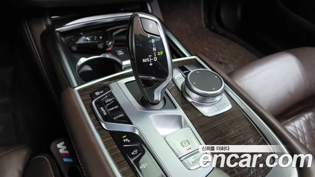 BMW 7 Series — Фото автомобиля 9
