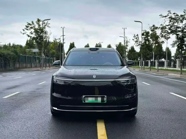 Aito M7 — Фото автомобиля 2