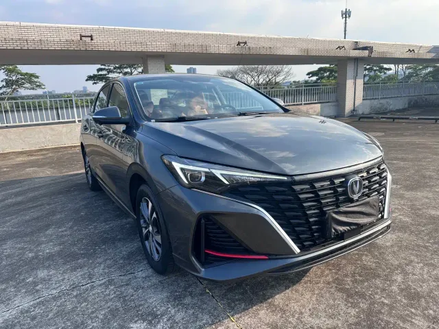 Changan Eado — Фото автомобиля 3