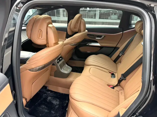 Mercedes-Benz E-Class — Фото автомобиля 6