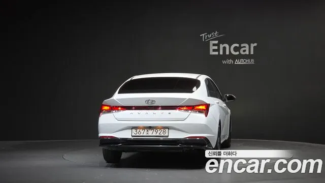 Hyundai Avante CN7 — Фото автомобиля 4