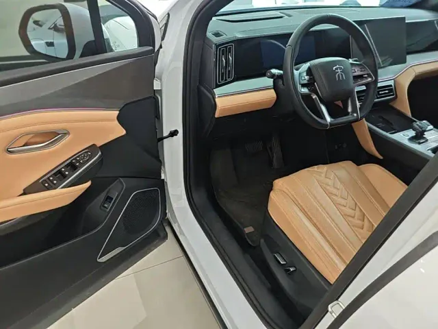 BYD Song L DM-i — Фото автомобиля 11