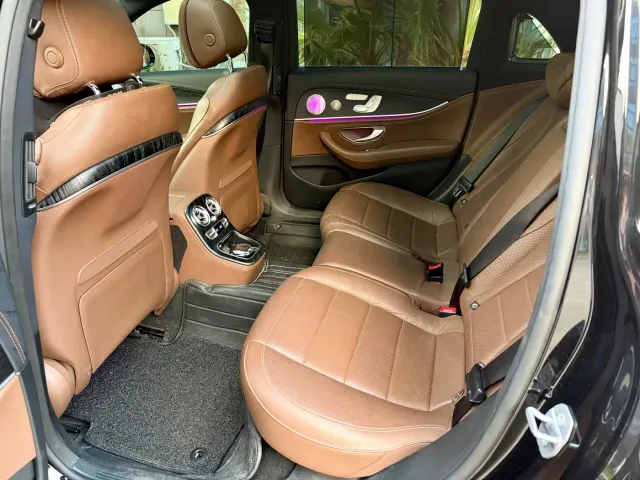 Mercedes-Benz E-Class — Фото автомобиля 17