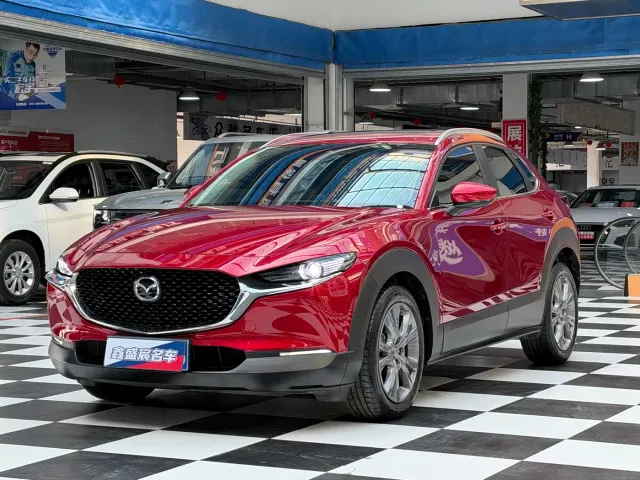 Фотография автомобиля — Mazda CX-30