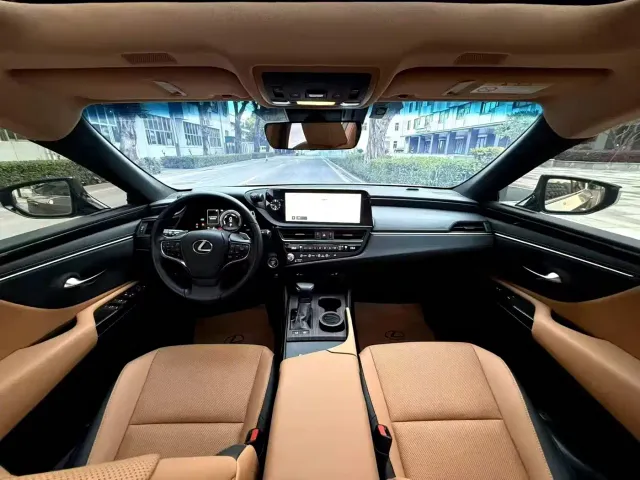Lexus ES — Фото автомобиля 5
