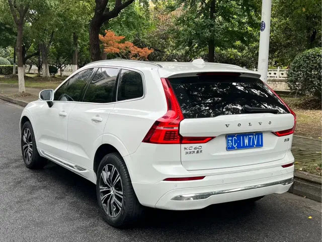 Volvo XC60 — Фото автомобиля 11