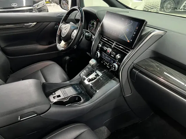 Lexus LM — Фото автомобиля 20