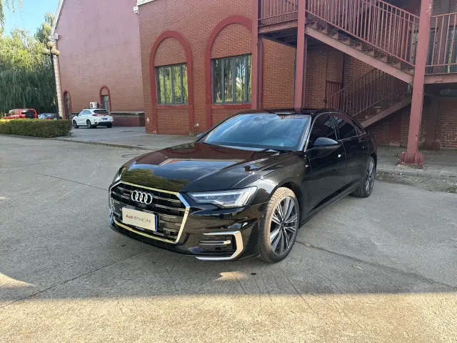 Фотография автомобиля — Audi A6L