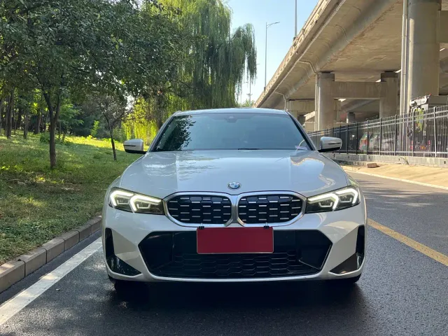 BMW 3 Series — Фото автомобиля 2