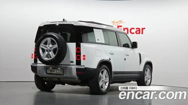 Land Rover Defender — Фото автомобиля 2