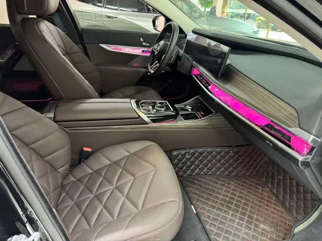 BMW 7 Series — Фото автомобиля 7