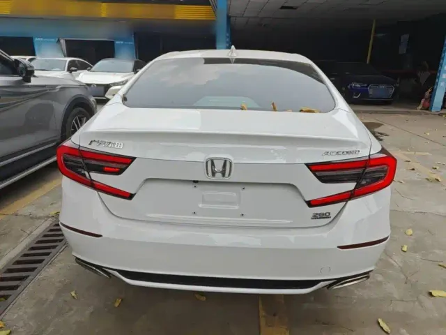 Honda Accord — Фото автомобиля 5