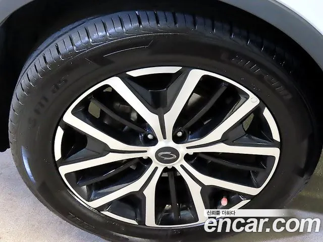 Renault-KoreaSamsung QM6 Новый QM6 2.0 LPe RE Signature 2WD — Фото автомобиля 5