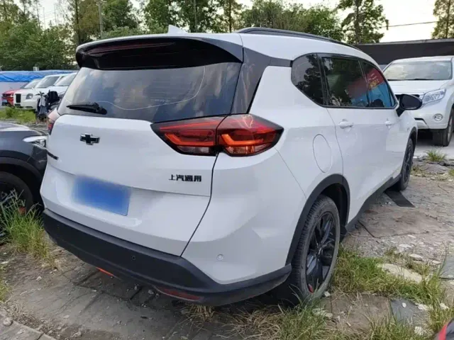 Chevrolet Orlando — Фото автомобиля 6