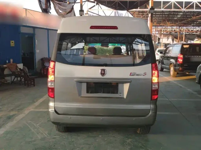 Jinbei New Hiace S — Фото автомобиля 5