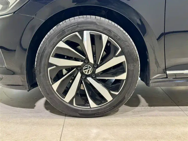 Volkswagen Passat — Фото автомобиля 10