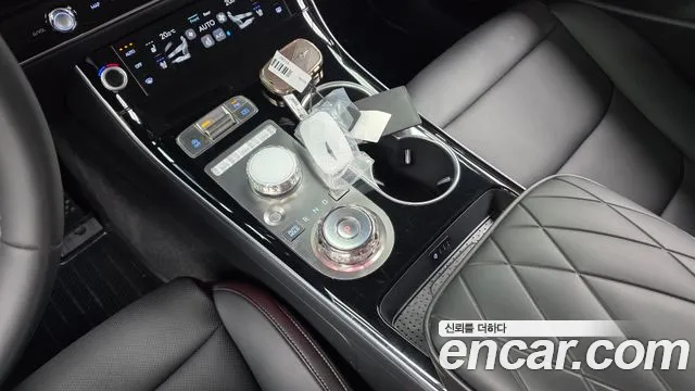 Genesis GV70 2.5T Бензин AWD — Фото автомобиля 9