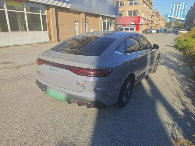 BYD Qin L — Фото автомобиля 10