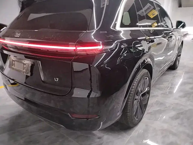 Li Auto L7 — Фото автомобиля 7