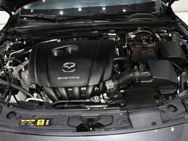 Mazda Axela — Фото автомобиля 18