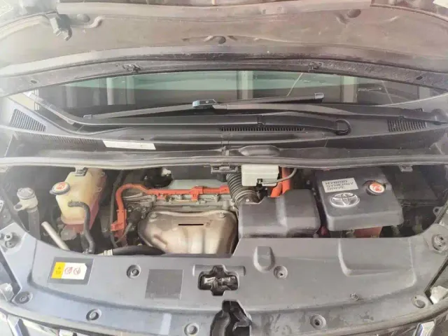 Toyota Alphard — Фото автомобиля 3