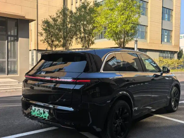 Li Auto L7 — Фото автомобиля 2