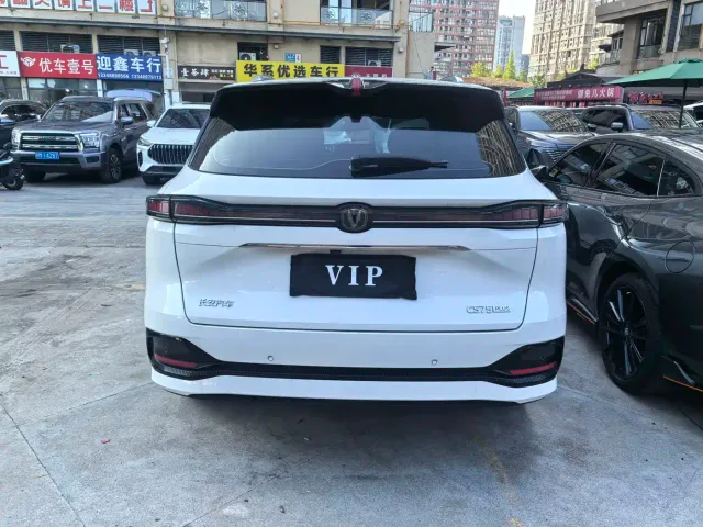 Changan CS75 Plus — Фото автомобиля 12