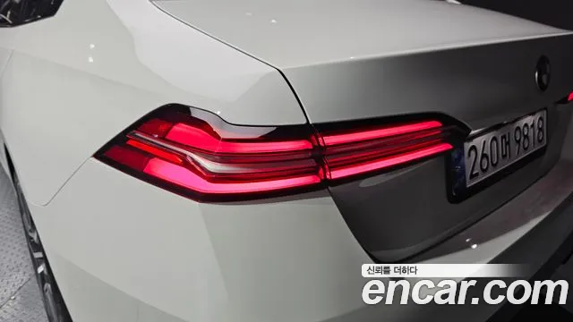 BMW 5-Series — Фото автомобиля 23