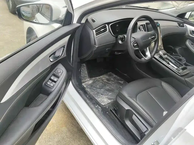 Roewe i6 MAX EV — Фото автомобиля 15