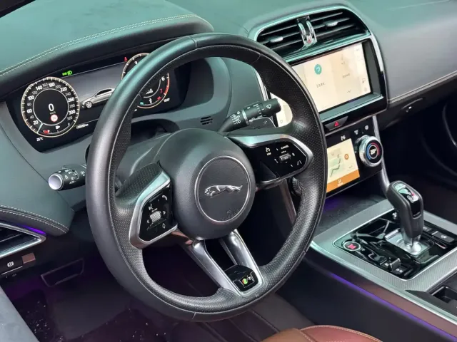 Jaguar XEL — Фото автомобиля 16