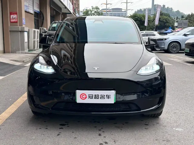 Фотография автомобиля — Tesla Model Y
