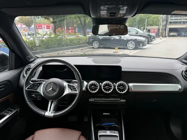 Mercedes-Benz EQB — Фото автомобиля 10