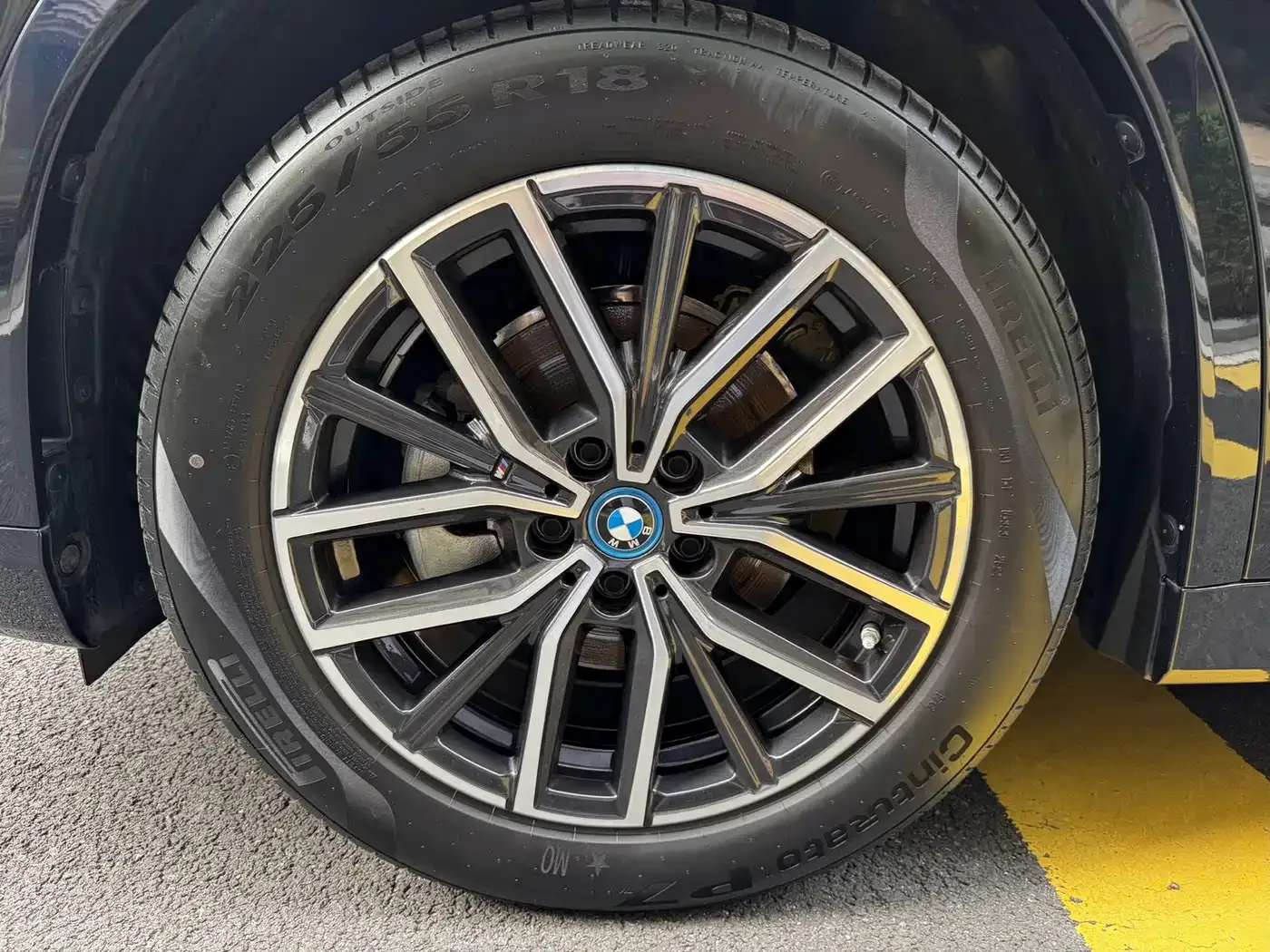 BMW BMW iX1 2023 eDrive25L M Sport Package — Фото автомобиля 12